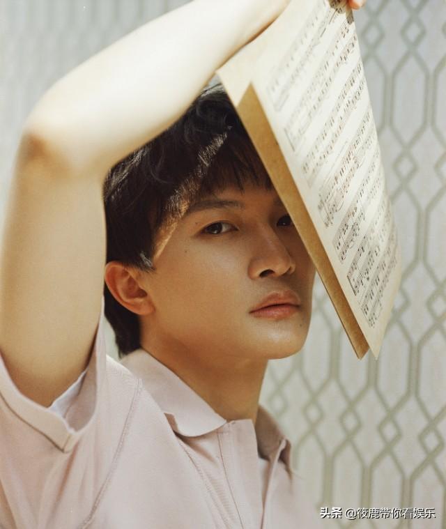 新歌被批曲风过时:在唱功方面，周深是否被吹的太高太神
