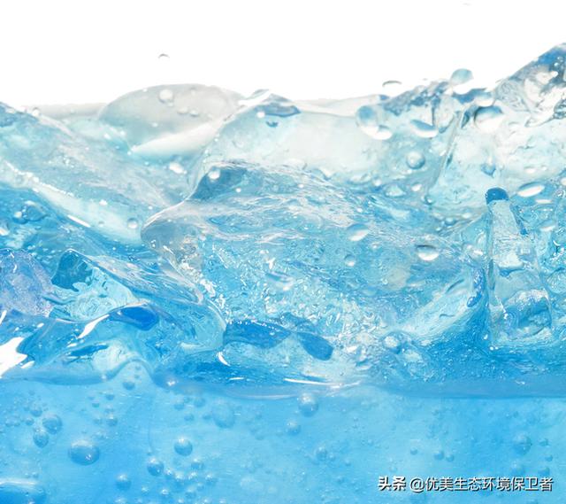 在零下40℃的环境下不停的搅拌一盆水，水会结冰吗？