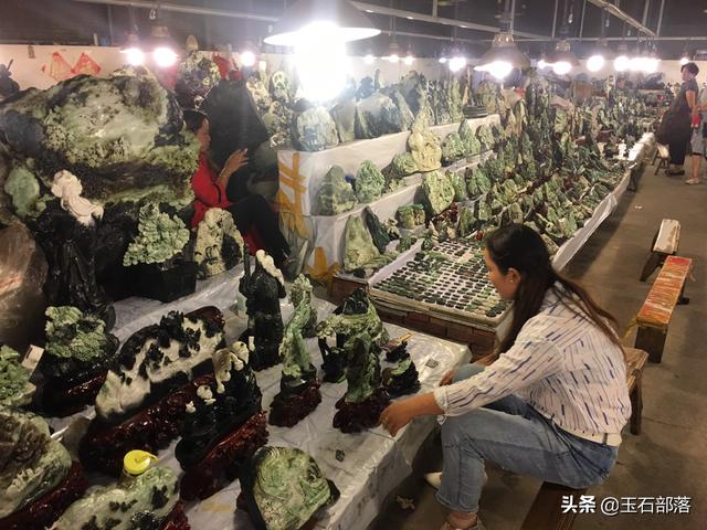 最便宜翡翠批发市场,在瑞丽和四会市买翡翠哪个最划算？