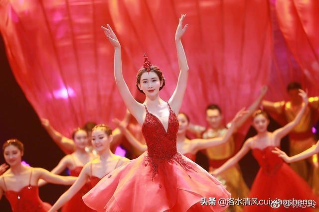 如何看待中央电视台2019年中秋晚会中林志玲和其日本老公出席？