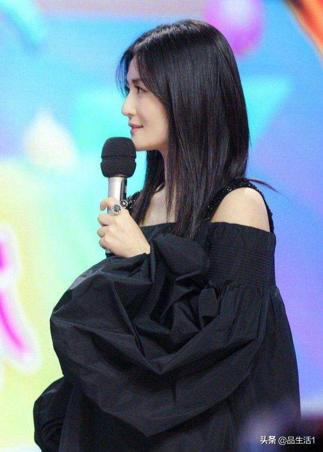 谢娜超话被粉丝怼:为何网上很多人质疑谢娜的主持能力？