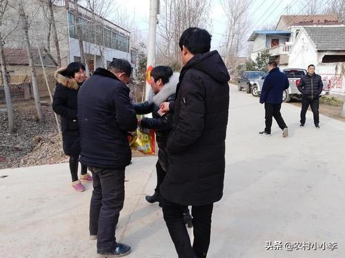 西伯利亚鼯鼠怎么读:在农村有些人讲话特别精明，但家庭经济不如人，为什么？