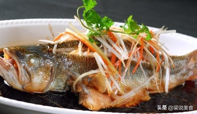 清蒸鱼这样做比酒店还鲜，为什么酒店蒸鱼比在家里做的好吃