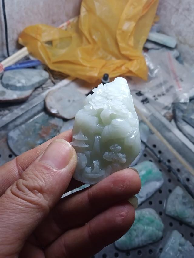 玉的材质有哪些种类,玉石雕刻与玉石材质有着什么样的联系？