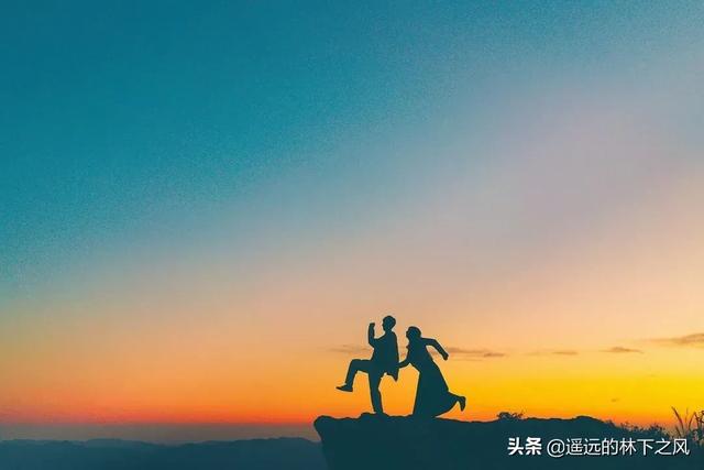 年会发<a href=https://maguai.com/list/256-0-0.html target=_blank class=infotextkey>朋友圈</a>配文字:有没有适合跨年时发的句子？