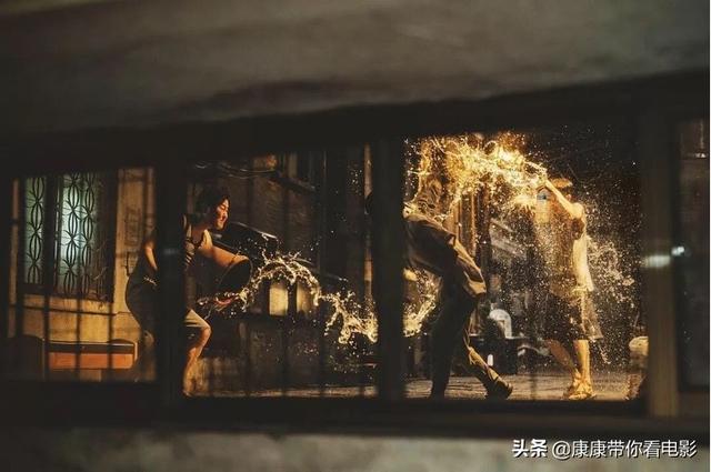 寄生虫剧情:谁看过韩国电影《寄生虫》这部片子到底在讲什么