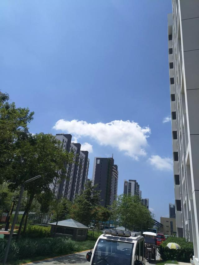 半夜跑外卖的灵异事件:你有没有经历过白天上班，晚上下班送外卖的生活？