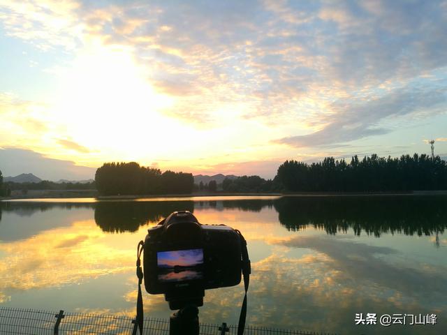 老年人<a href=https://maguai.com/list/256-0-0.html target=_blank class=infotextkey><a href=https://maguai.com/list/256-0-0.html target=_blank class=infotextkey>朋友圈</a></a>专用图:推荐几个适合老年人使用的手机摄影App？(老人社保年审网上app)