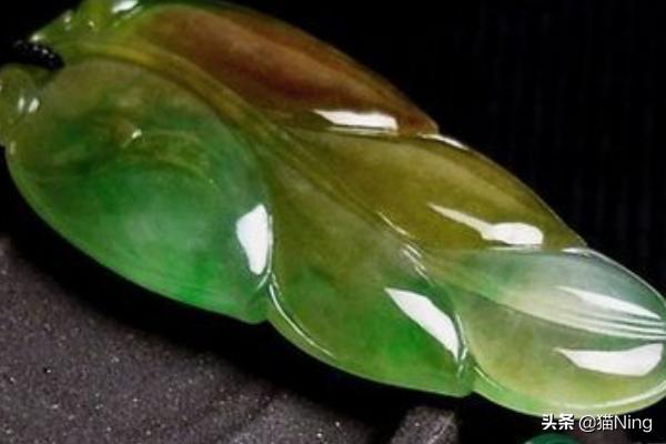 翡翠适合什么人佩戴,贵妃手镯翡翠适合什么样的人戴？