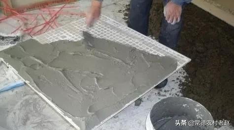 头条问答 水泥地面上能直接铺瓷砖吗 个回答