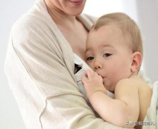 哺乳期可以烫染头发吗:年底了想去换个发型，哺乳期可以拉、染、烫头发吗？