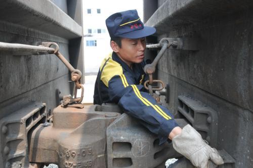 怎样才能进入铁路工作，成为铁路正式员工？插图1