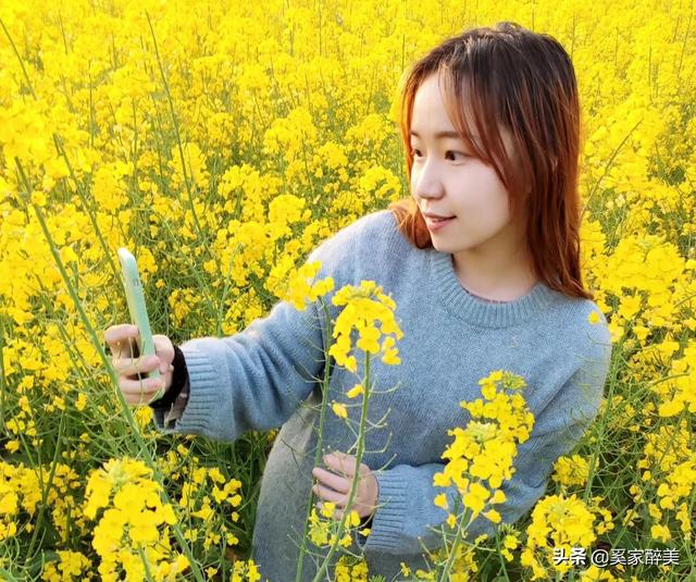 吉克隽逸家庭背景:皮肤白的女生，拍艺术照占优势吗