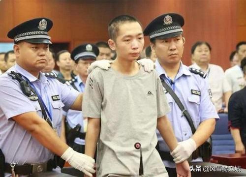2020微信网名最新版的男生:广西梧州一小学保安持刀砍伤40名师生，校长重伤，怎么回事？(梧州保安砍<a href=https://maguai.com/list/68-0-0.html target=_blank class=infotextkey><a href=https://maguai.com/list/68-0-0.html target=_blank class=infotextkey>学生</a></a>事件后续)