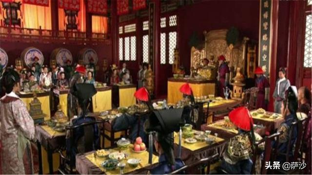 古代有分餐制吗:影视剧里我国古代饮食采用分餐，啥时候开始不再分餐的？
