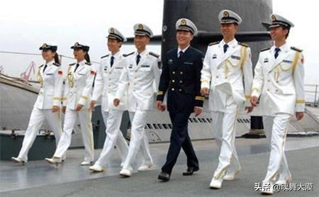 中国军队有哪些帅气的军式礼服？