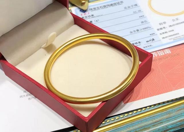 结婚黄金手镯买什么款式,广东出嫁的习俗都是满手戴金手镯？