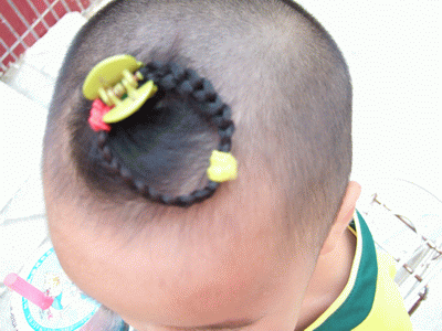 儿童最小的发型师：儿童发型师培训