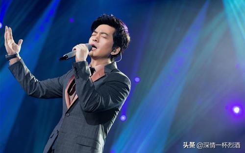 爱是什么李健:怎样评价李健填词的《假如爱有天意》？