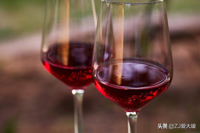如何品鉴红酒好坏，世界著名品酒师是如何判断一款红酒的品质