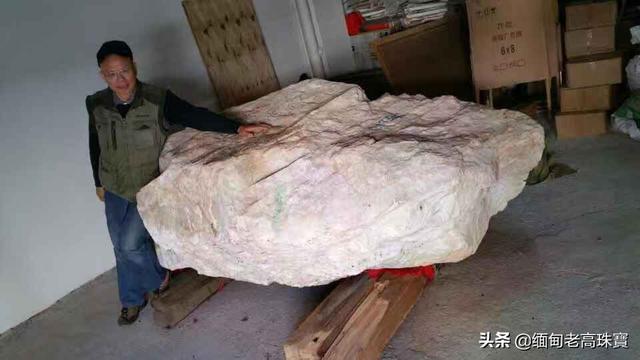 翡翠基础知识入门,新翡翠与老翡翠怎么区分？