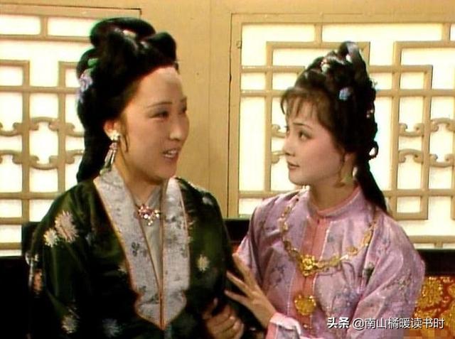 红楼梦人物形象分析:红楼梦里的薛宝钗，到底是个什么样的人？