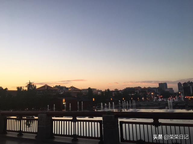 头条问答 男大学生 身高175cm体重150斤 没有任何运动经验 如何在暑假瘦斤 荣荣日记的回答 0赞