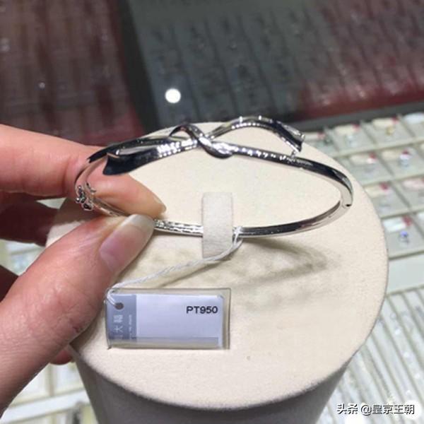 铂金手镯尺寸对照表,周大福铂金手镯会变形吗？