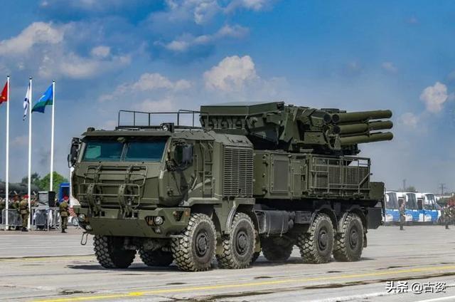 俄罗斯avito，俄罗斯2020盛大阅兵盛典，都亮相了什么最新高科技武器装备呢