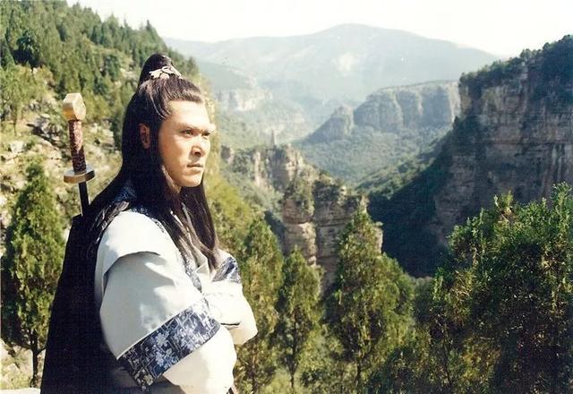 如何评价《白眉大侠》中的人物房书安？