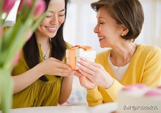 胡静丈夫:请问一下婆婆一个劲的在儿媳面前说儿子多好是什么意思