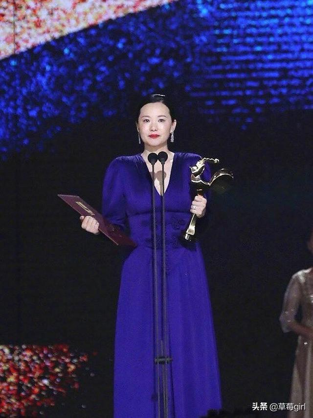 咏梅最佳女主角:咏梅斩获第32届金鸡奖最佳女主角，是运气还是实力？