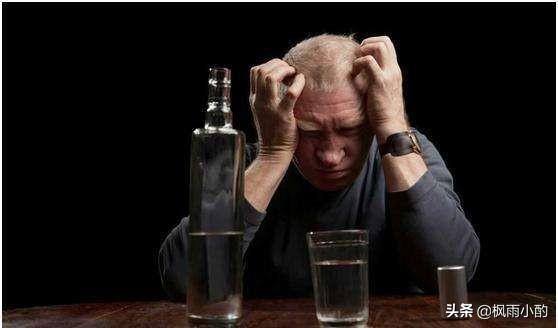 喝红酒的图片伤感，一个人喝闷酒时，喝红酒更孤独还是喝白酒更苦闷？