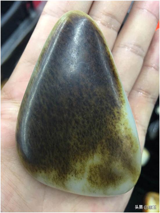 带皮籽料真假区别,籽料皮色哪种最好？原因是什么？