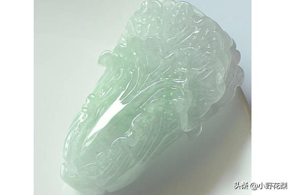 玉石吊坠各种图案寓意,玉器挂件玉兰花是什么意思？