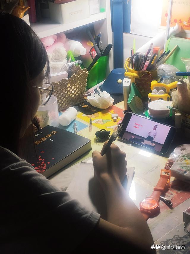 我是一名初中生,不明白青春的意义很困惑。今年初三了成绩很差（成绩倒数）,现在努力还有希望吗？