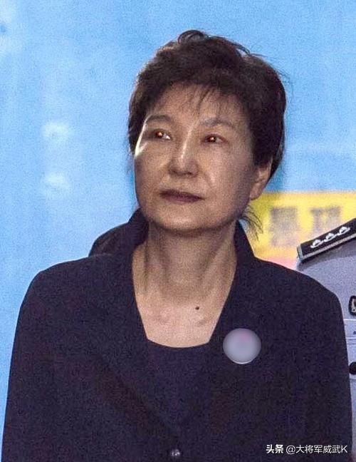 朴有天将获刑15年:韩国法院15日重审朴槿惠，有什么样的期待