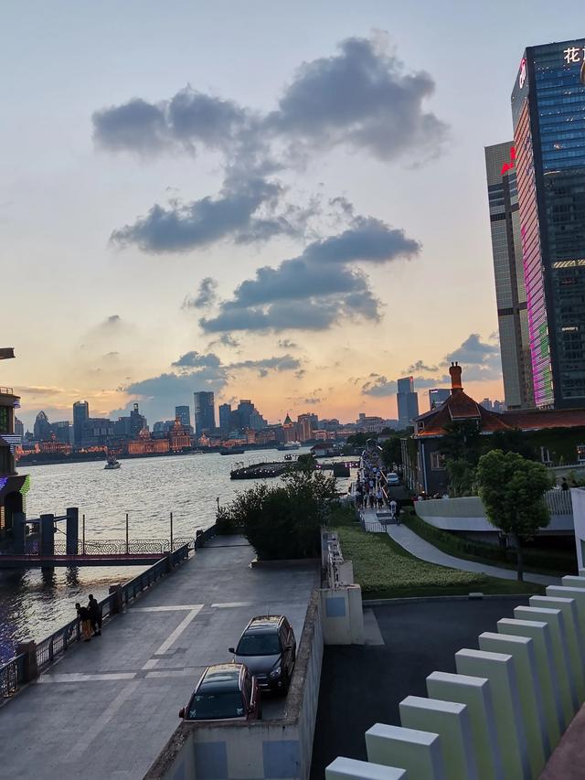 你觉得最浪漫的古诗词是哪一首？