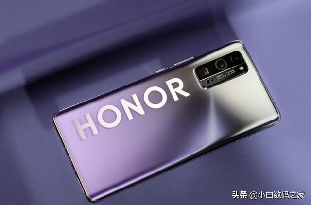 想买一个信号好运行流畅,拍照音质好,抗摔耐造的手机,哪款好？