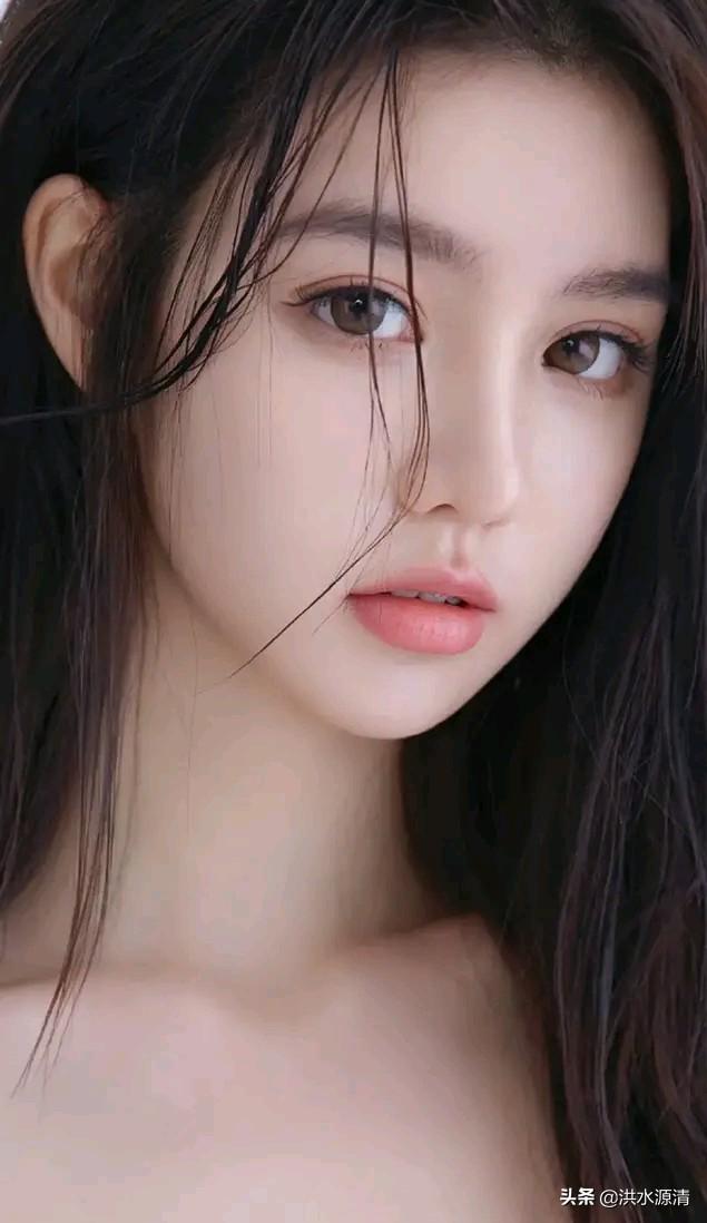 段乃心:行家们给看看，这只手镯是传说中的段家玉手镯吗