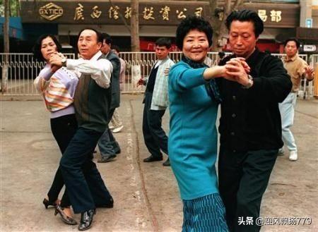 现在城市的人最想干什么？农村人最想干什么？
