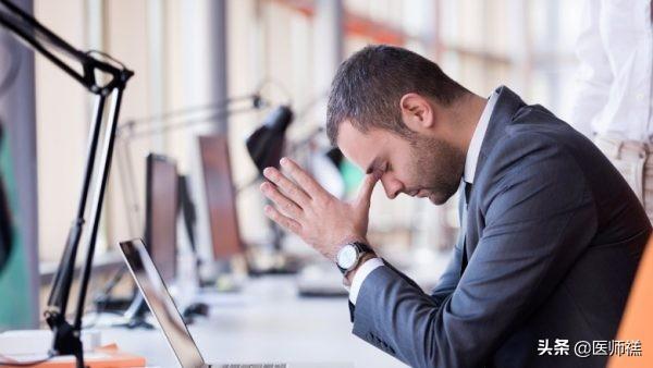 最近经常眼皮跳是什么原因，该怎么办？