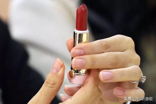 送口红代表什么意思,男人送口红代表什么意思？