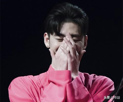 秦霄贤家世:对于秦霄贤基本功不够但是被捧红有什么看法