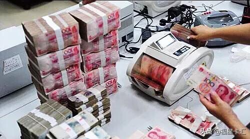 银行假钱从哪里来，中国银行提款机提出张假钱怎么办哪里能管现在连银行都，哎