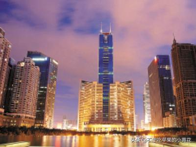 广州小熊服装批发:广州沙河有几个服装批发市场？