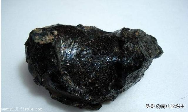 天宝石陨石的功效作用,陨石坑为什么没有陨石只有坑？