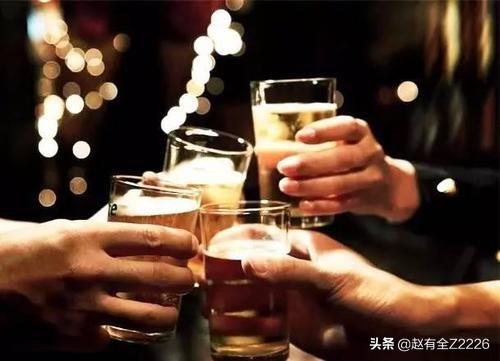 刘昊然喝酒一口闷原因:农村喝酒把感情深一口闷挂在嘴上，喝酒真能喝出感情吗？