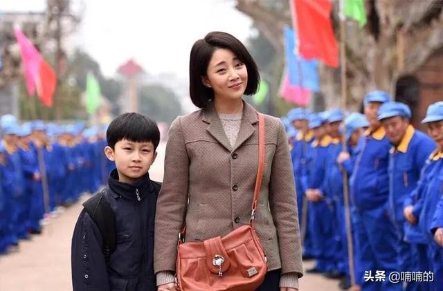 杨幂马甲线:娱乐圈中有哪些女星拥有完美的马甲线？