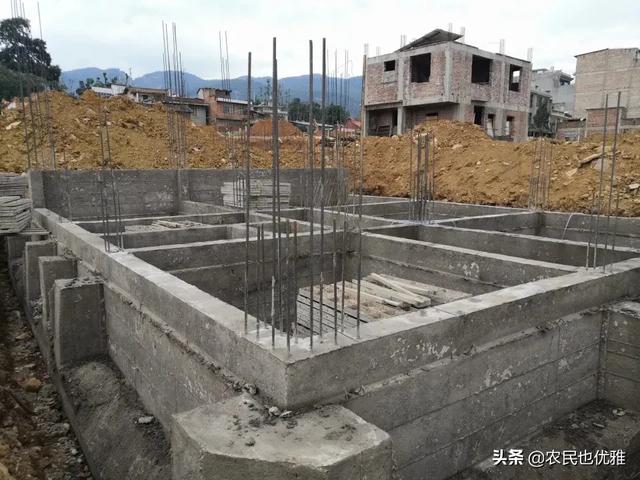 現在的一些農村自建房喜歡抬高地基這有什麼講究嗎